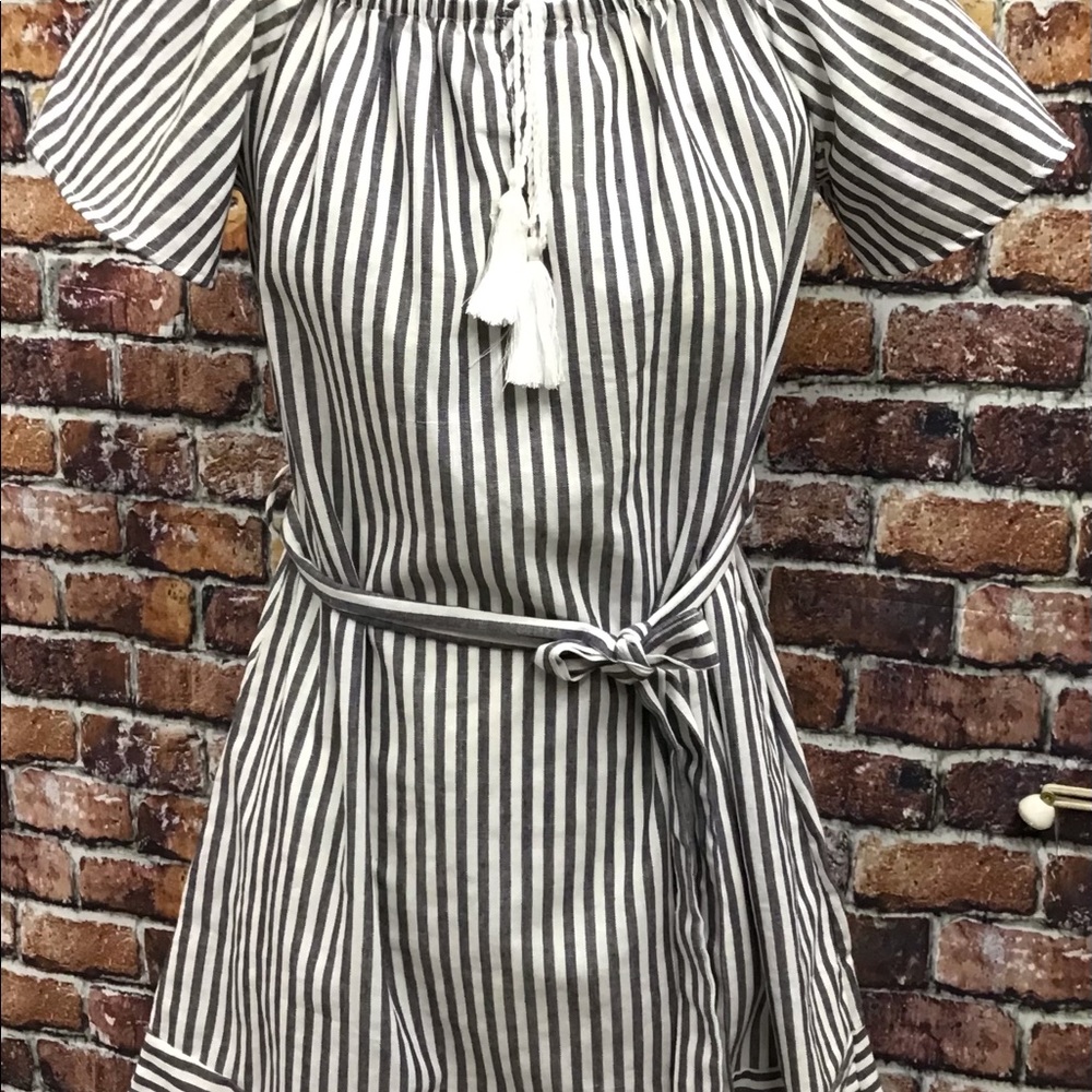 Black & white linen dress